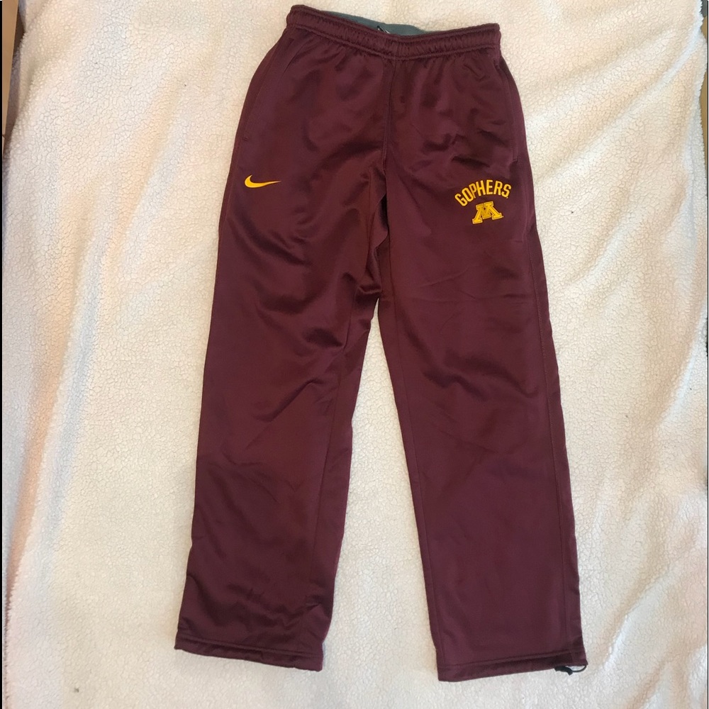 Nike gopher sweatpants